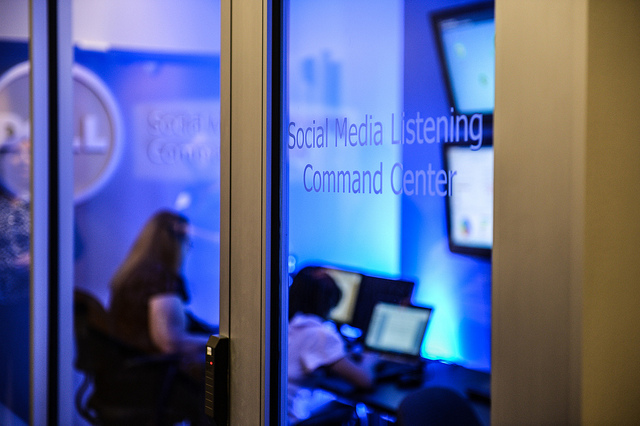 how to become social media expert