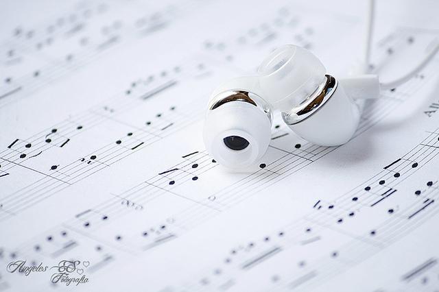How Music Helps To Concentrate While Writing